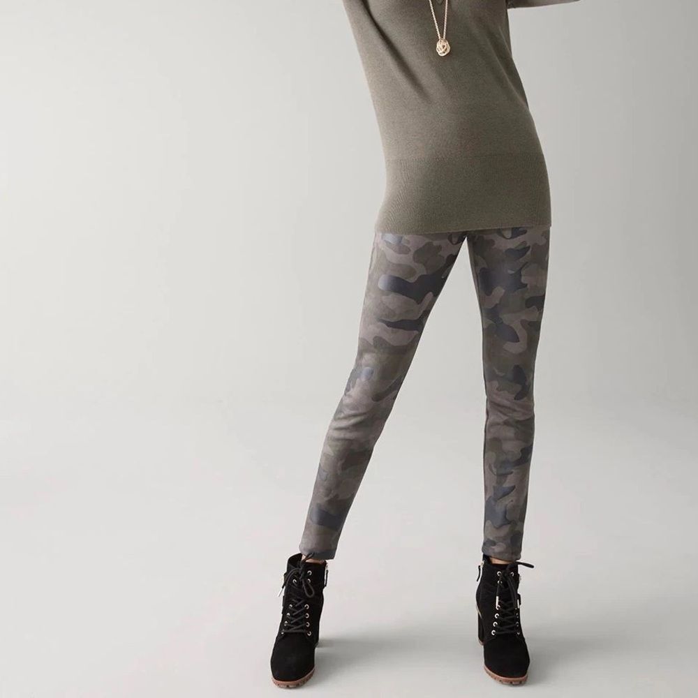 WHBM Runway Camo Print High Rise Stretch Leggings Size 0